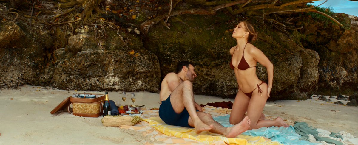 makrambles's tweet photo. need Jennifer Lopez and Brett Goldstein to star in many more rom-coms (from 'Office Romance' on Netflix) https://t.co/HmGfBmMFRr
