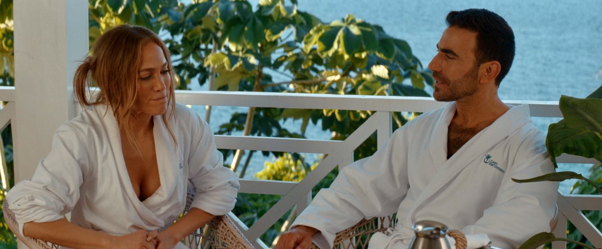 makrambles's tweet photo. need Jennifer Lopez and Brett Goldstein to star in many more rom-coms (from 'Office Romance' on Netflix) https://t.co/HmGfBmMFRr