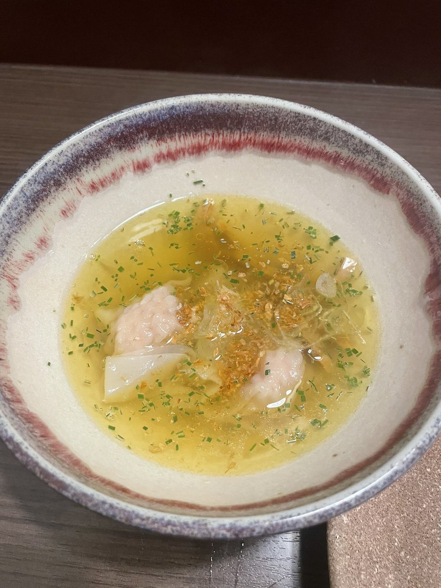 wakia101's tweet photo. ラーメンワズ٩(ˊᗜˋ*)و
麦づら@千葉市若葉区都賀
特製つけそば（塩）大盛り
おやつ時を過ぎた頃に緊急招集✨
先日行けなかったこちらに晩御飯🚗💨
キレイに解けた自家製麺😍
舌触り良し、歯応えもよし、蕎麦のような食感で激旨😍
ヤバい、めっちゃ好きな麺だ💯
つけ汁はちょっぴり洋を感じて美味🥰ᩚ https://t.co/6fItu4PQRs