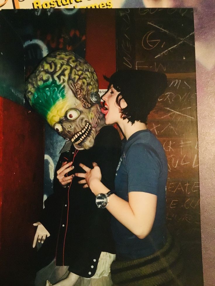 BrodyDallefan1's tweet photo. #brodydalle #thedistillers🥀🖤🖤 https://t.co/EP9juOuSuV