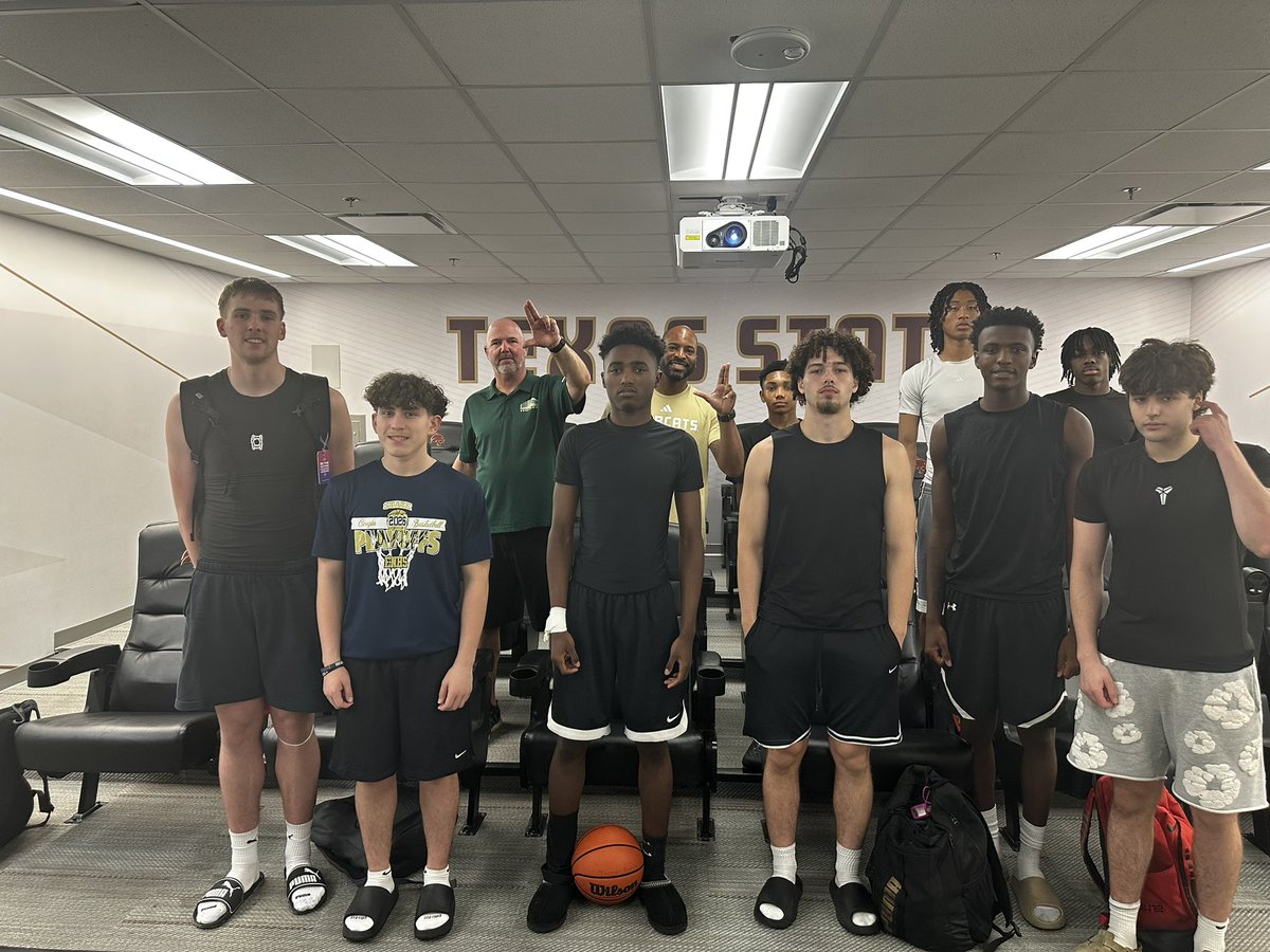 Russell "Coach V" Vanlandingham tweet media