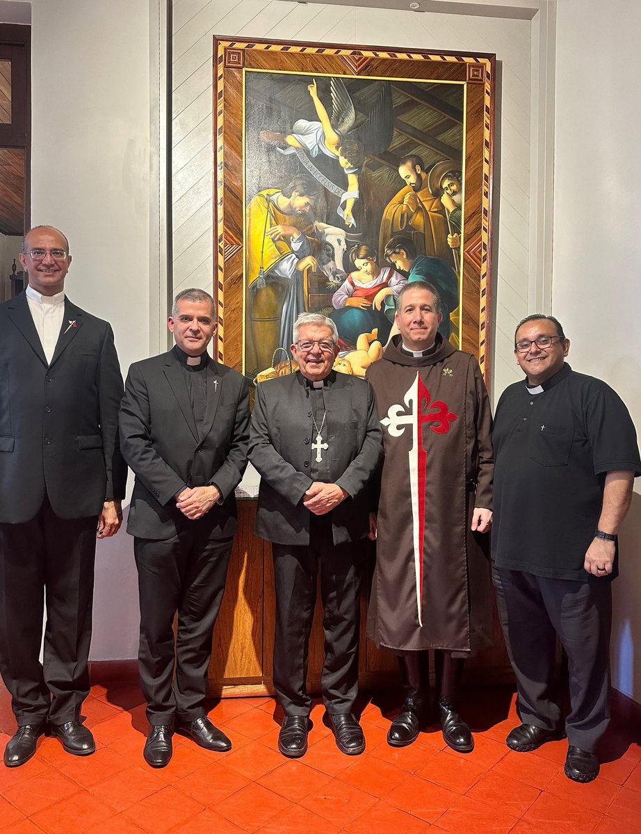 herautsfrance's tweet photo. Les Hérauts de l’Évangile se voient confier une nouvelle paroisse au Paraguay

L’archidiocèse d’Asunción a officiellement confié aux Hérauts de l’Évangile la charge pastorale de la paroisse Saint-Isidore-Laboureur, située à Limpio, au Paraguay.

L’accord a été signé par le cardinal Adalberto Martínez, archevêque d’Asunción, en présence de représentants de l’archidiocèse et des Hérauts de l’Évangile.

Le père Kirthan Blasius Carlo, EP, a été nommé curé de cette communauté paroissiale et assumera désormais la responsabilité de son accompagnement spirituel et pastoral.

Nous rendons grâce à Dieu pour cette nouvelle mission au service de l’Église et confions à vos prières les prêtres, les fidèles de la paroisse Saint-Isidore-Laboureur et tous ceux qui participeront à cette œuvre d’évangélisation.

#herautsdelevangile #eglisecatholique #evangelisation #foichretienne