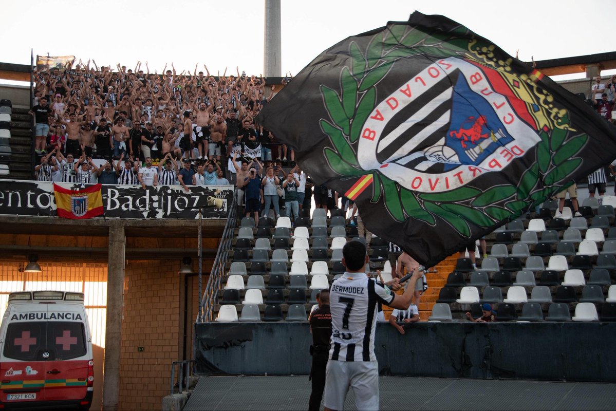 jmbermudezzz's tweet photo. Gracias por todo Afición 
Nos vamos Aragón 🤍🖤 https://t.co/96mTzBtI6L