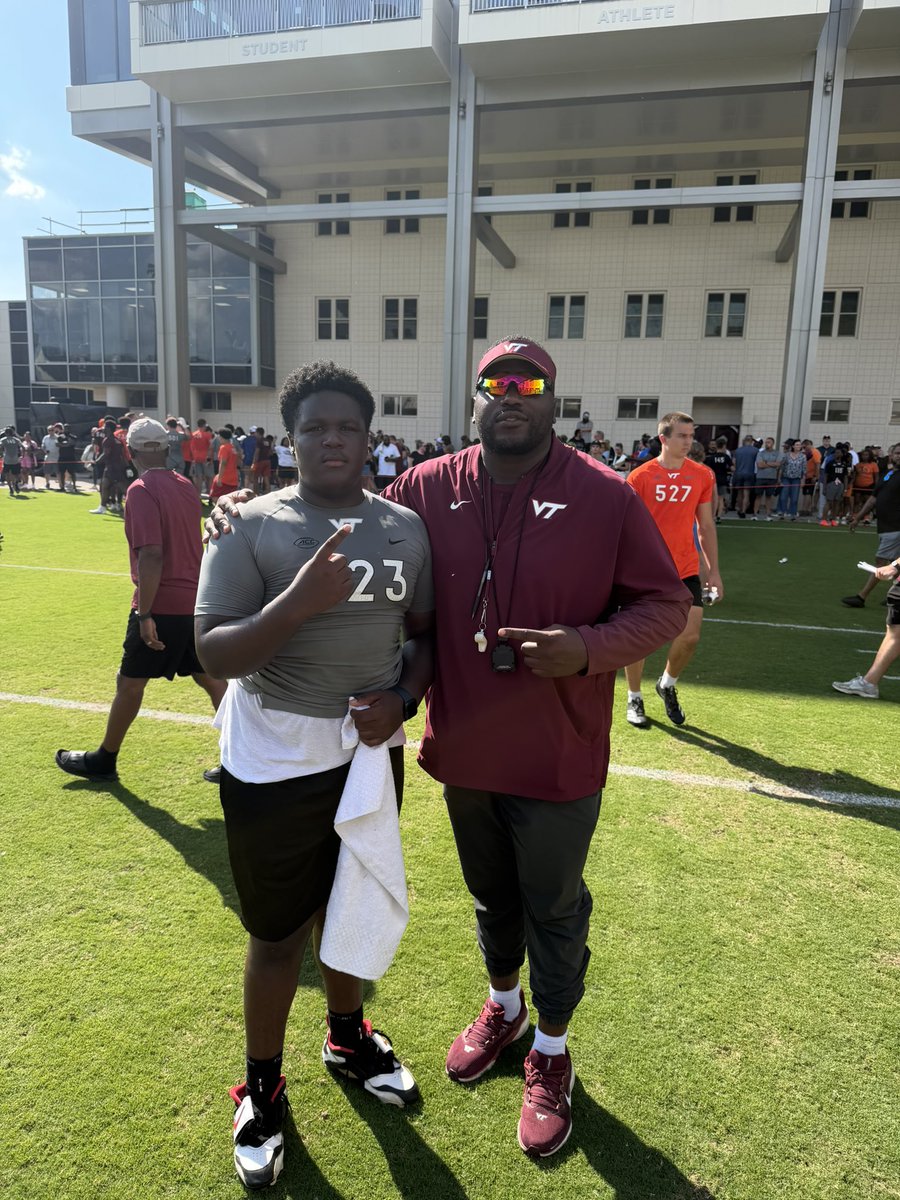 kamdenyoungg's tweet photo. Had a great day at Virginia Tech!!
@CoachRAlexander @CoachBRudd @MHS_Warriors_FB @CoachStinson804 @TheRVASportsNet https://t.co/5ynriWs7ma