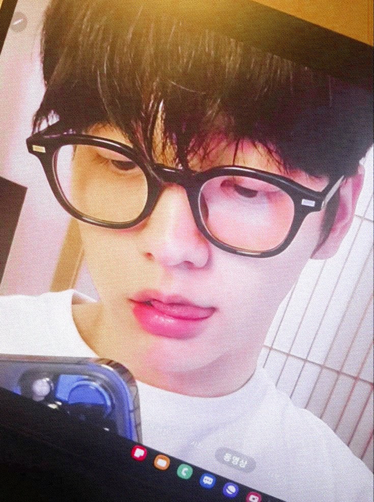 𝘉𝘪𝘯𝘯𝘪𝘦 ݁ ˖Ი𐑼⋆ tweet media