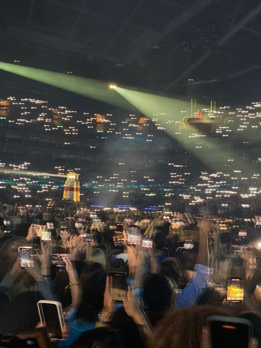 rosesnrem's tweet photo. concerts &amp; ocd awareness 💛
a thread :) https://t.co/qPK4MAdDtR