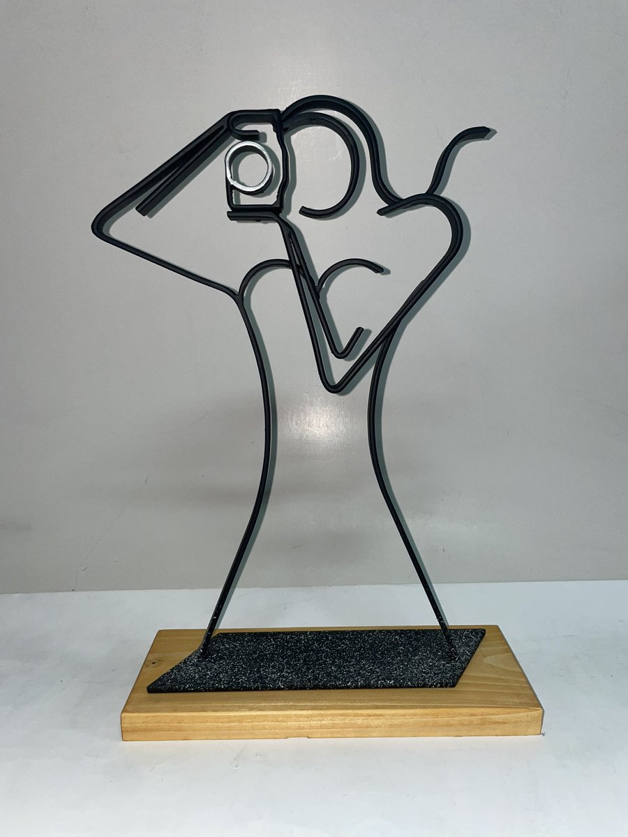arnau_rafa's tweet photo. Esculturas - Trofeos Diseño Rafa Mir 
Tel 699 315 006 https://t.co/WQLHmE7PXz