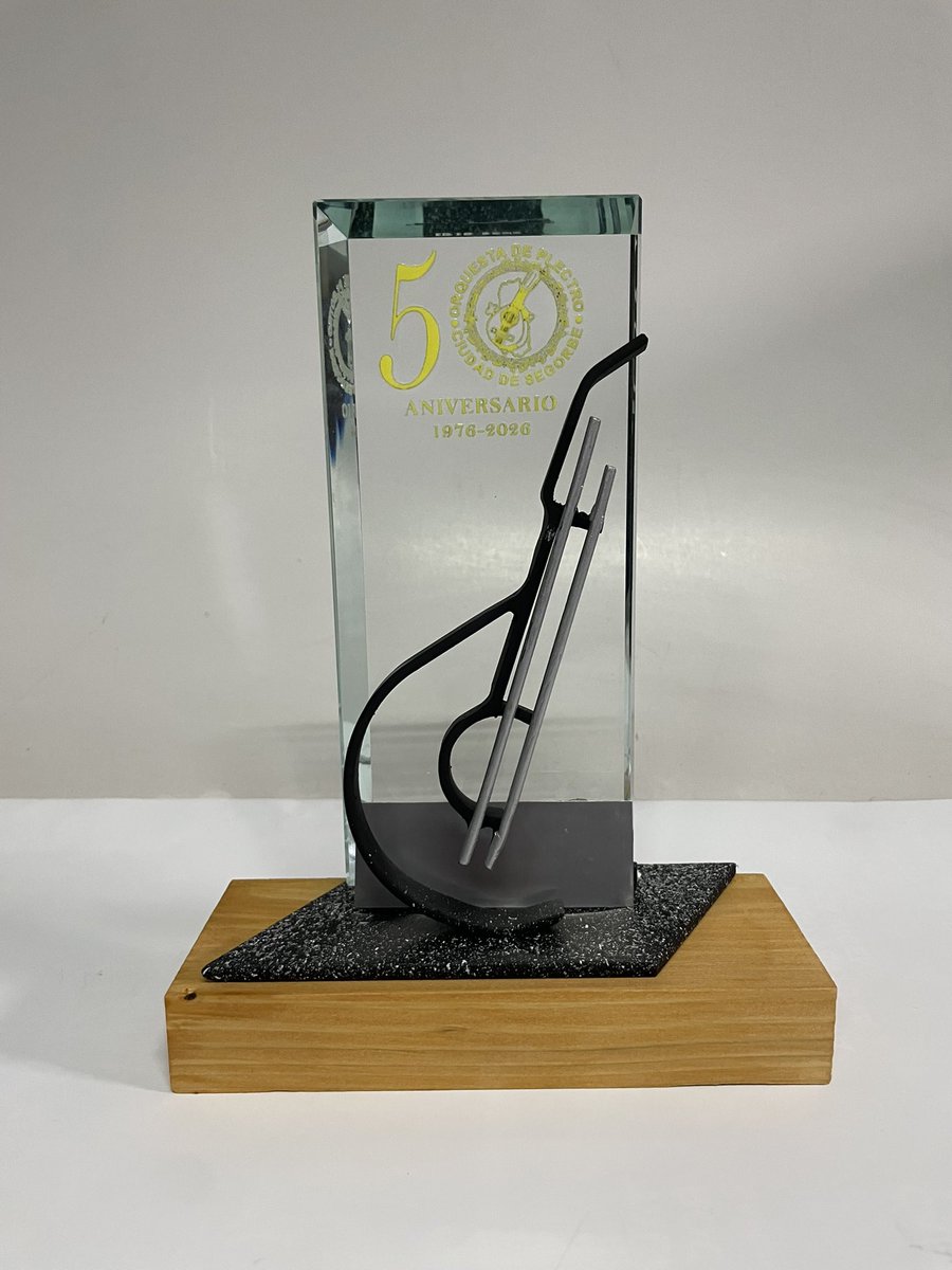 arnau_rafa's tweet photo. Esculturas - Trofeos Diseño Rafa Mir 
Tel 699 315 006 https://t.co/WQLHmE7PXz