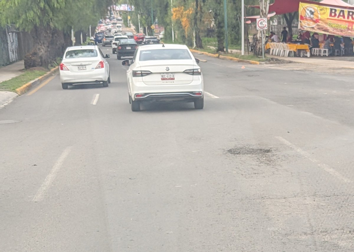 izcaheroes's tweet photo. Cómo era de esperar no duro el asfalto de av 1 de mayo !! 

No tiene ni un año que @GobIzcalli pavimento la avenida y con las primeras lluvias fuertes ya se formaron baches.

 #izcalli #Edomex https://t.co/87yBSZjASl
