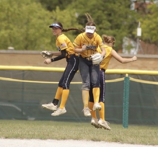 NLLightningST's tweet photo. 6/7/26
Queen of the Hill (Bracket)
• Kayla Syring 2H/2B-Walk Off hit!
• Isabella Ascarelli 2H/2B
• Keira Ahramovich 2H/3B
Defensive Gems:
• Payton Psinas OF
• Gisele Ascensio IF
@kayla_syring1 @izzy_ascarelli @AhramovichKeira @PaytonPsinas @GigiAscencio44 @tagupSoftball https://t.co/hpj2NpBkpa