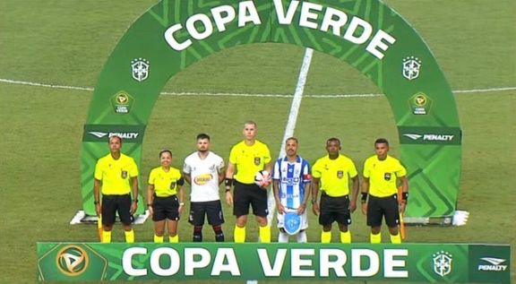 AnapolisFCGalo's tweet photo. APITOU. COMEÇOU! 🏟️💥
Bola rolando no Mangueirão para a final da Copa Verde! 🙌⭐️
#VamosGalo 🐔🇾🇪
#AnapolisFC #CopaVerde #Final https://t.co/kOCXYlMf0u
