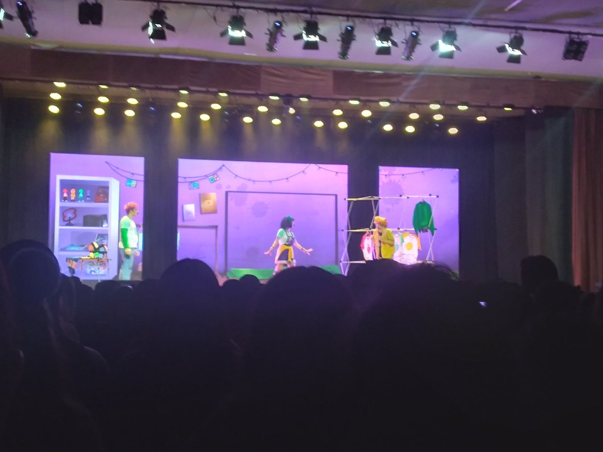 Masterfox245's tweet photo. QUE SHOW INCRIIIIIIIIIIIIIIIIVEL, mano serio, eu nunca surtei tanto na minha vida, eu gostei muito desse novo show, eu dei boas risadas com algumas cenas, dei alguns gritos ou berros kkkkkkk, parabéns torajo por esse show maravilhoso, gostei dimais ✨️
#mundotorajo https://t.co/wQH826dJj9