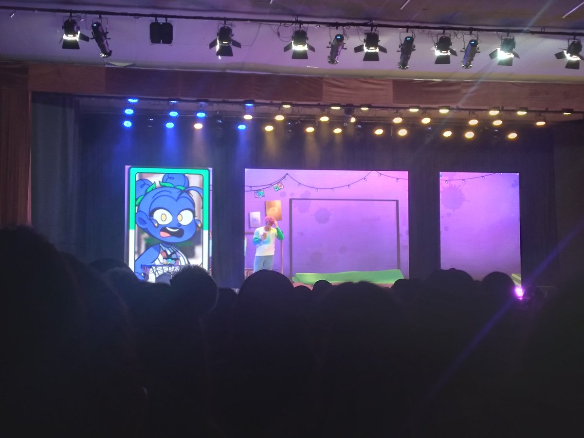Masterfox245's tweet photo. QUE SHOW INCRIIIIIIIIIIIIIIIIVEL, mano serio, eu nunca surtei tanto na minha vida, eu gostei muito desse novo show, eu dei boas risadas com algumas cenas, dei alguns gritos ou berros kkkkkkk, parabéns torajo por esse show maravilhoso, gostei dimais ✨️
#mundotorajo https://t.co/wQH826dJj9