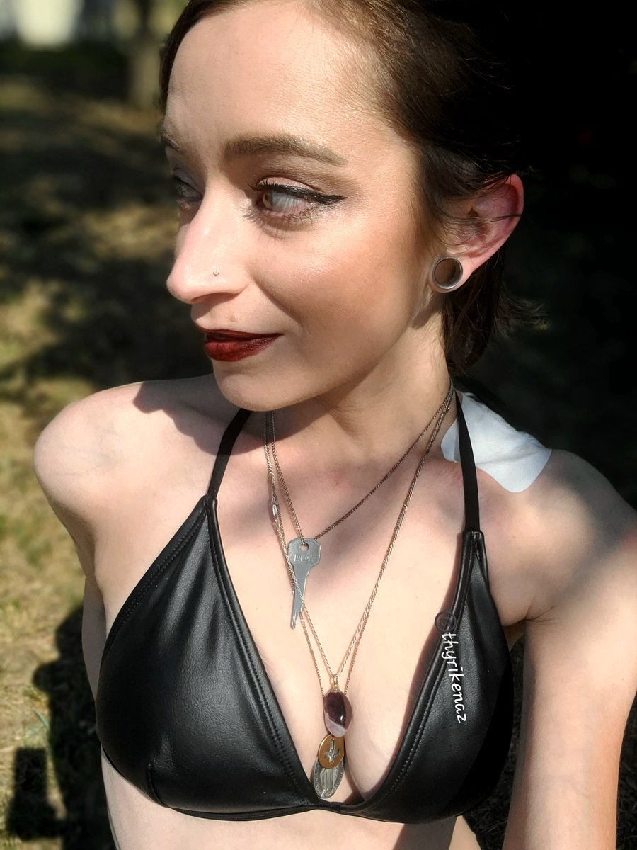 thyrikenaz's tweet photo. I hear it's bikini season who's inviting me out? I'm ready for  trip. Need a CHANGE! Srsly, what group of ladies wants to get a place to host some fun? 
Let's talk ladies! 
USA based, CO/AZ/ similar. 
Contact me. I'm thinking big house, intimate parties, specialty catering;) https://t.co/nm16pxhuDP