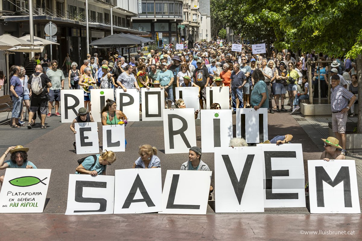 lluisbrunet's tweet photo. Unes 3.000 persones segons la Policia Municipal, es manifesten a Sabadell per defensar el riu Ripoll i rebutjar l’MPG-132

ELLS SABEN, ELS QUE ÉREM, MOLTS MÉS DELS QUE ELLS VOLDRIEN.
 
El riu Ripoll és vida, defensem-lo

📸🎥https://t.co/gc4QUt2zCf https://t.co/9VJ1rDJ8UY