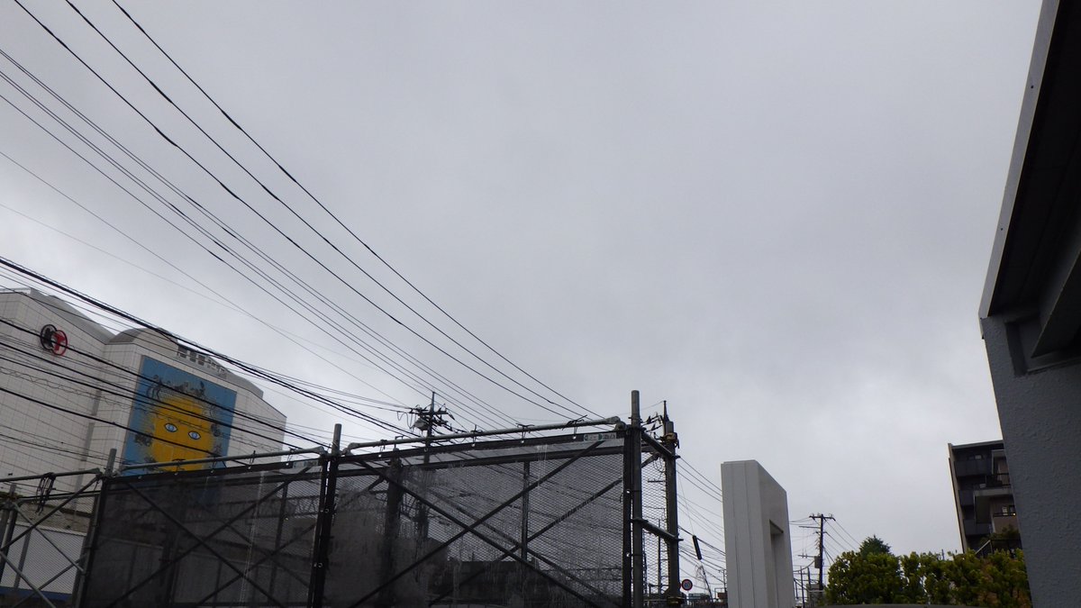 1045tfc's tweet photo. おはようございます
梅雨入りですね
雨がじめじめですね
では搬入があります
準備に
#企業公式が毎朝地元の天気を言う 
#イマソラ 
#おはようございます https://t.co/xCDwn1UiJ1