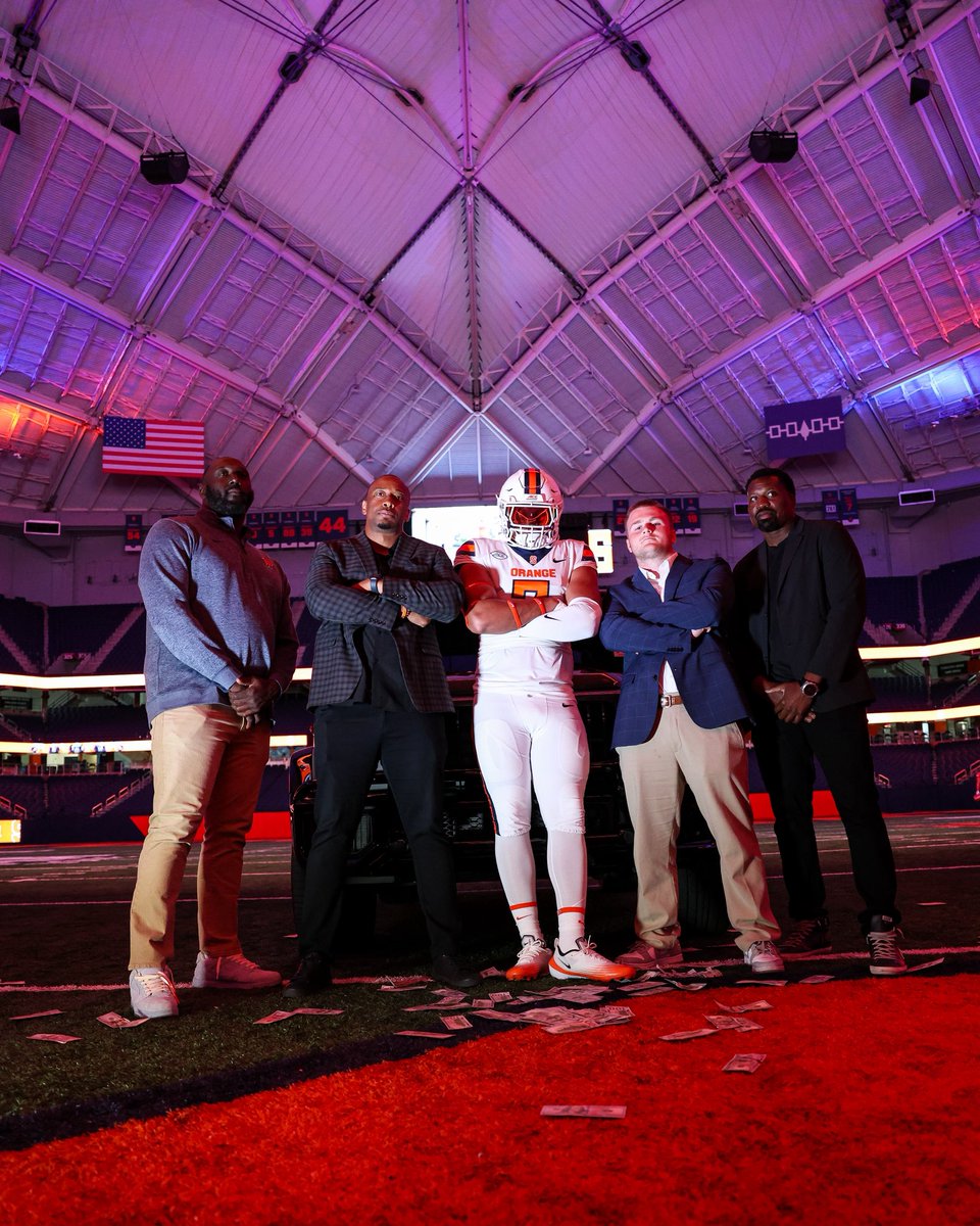 BraylonOtis's tweet photo. After having a great conversation with @CoachJHawkins @CoachJScott_DL and @FranBrownCuse I am happy to say I will be flipping my commitment to @CuseFootball !
@JonesHSFootball https://t.co/Y2u1d3BhGX