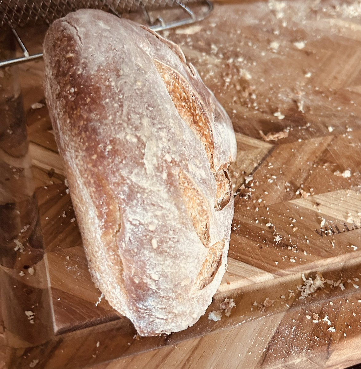 PeterBlenko's tweet photo. If you know how to bake bread…you have it made! Bake some farm fresh bread and hand them out to your neighbors 😊
#FarmFresh #HomemadeBread #ShareWithNeighbors https://t.co/nXEtF8POQI