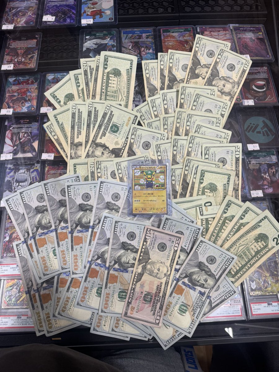 HanFrolo97's tweet photo. Been vending for a year now and I can gladly say I hit 1 of my 2 goals for 2026. 🥹 https://t.co/sxPNzJ8mZV