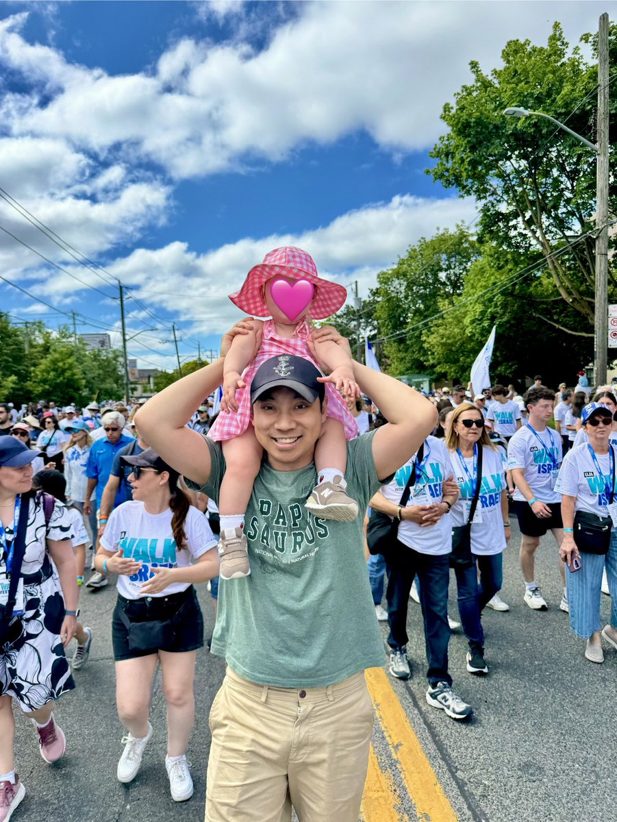 KevinVuongxMP's tweet photo. Over 60,000 strong.

My wife, my daughter, and me among them—all of us with one message: we stand with our democratic ally of Israel and #Toronto’s Jewish community. #WalkForIsrael 🇨🇦🇮🇱 https://t.co/yVc7WV62CQ