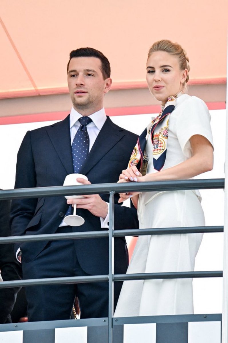 Facultatif33437's tweet photo. Un couple présidentiel pour la France ❤️ https://t.co/ZJd9brUDIE