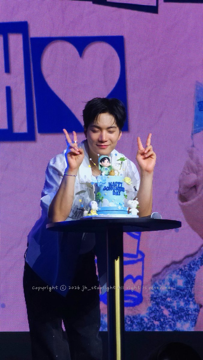 jh__starlight's tweet photo. 260608 HAPPY JONGHYEON DAY

앞으로도 지금처럼 빛나는 종현이의 길을 응원해🩵

#김종현 #KIMJONGHYEON
#HAPPY_JONGHYEON_DAY
#종현이_계절을_앤유가_축하해
#JONGHYEON_FILM https://t.co/1ZXRbMNsLl