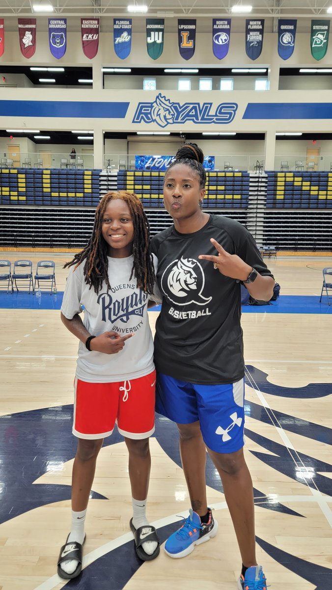 Alaina_Carter28's tweet photo. Great experience at the  @QueensWBB elite camp today ! Thanks to @JBrownQUEENS  and staff for the hospitality. Grateful for the opportunity. #JUNEBALL 🏀 @ladystagshoops 
#HardWorkPaysOff #DefendTheStandard #WORKING #AlwaysWorking #JuneAllIn #BeConsistent #GrowthMindset #GoRoyals 💙🤍💛🦌🏀💫‼️