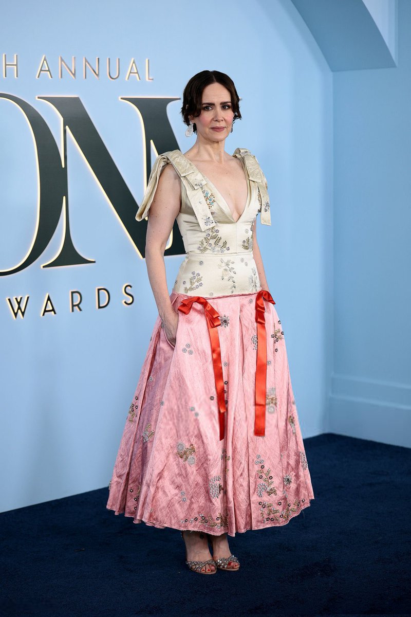 AHSZone's tweet photo. Sarah Paulson attends the 79th Annual Tony Awards in New York City. https://t.co/vThGwAEsE3