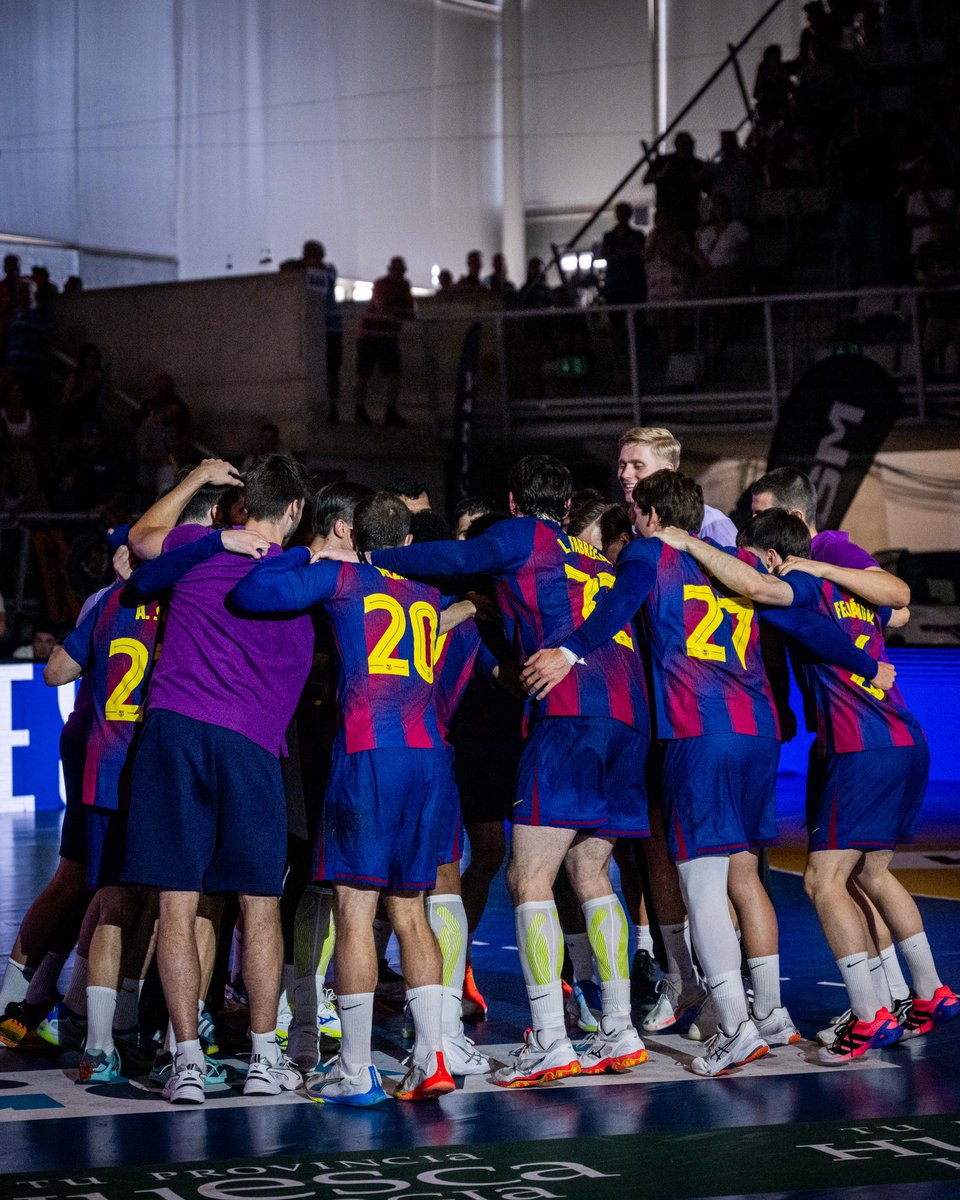 FCBhandbol's tweet photo. 6 de 6 aquesta temporada i llicència per somiar 🔜🇪🇺 https://t.co/rNxHynQ14Z