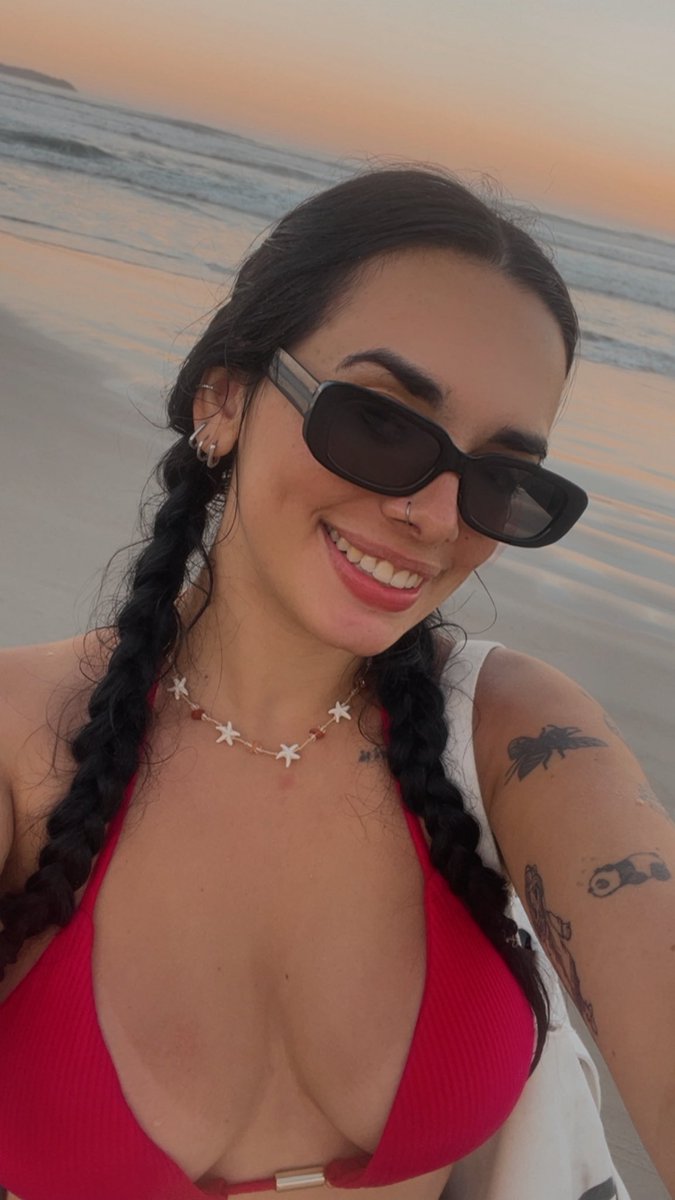 Natthq's tweet photo. 🌊☀️👙❤️ https://t.co/My9Z5JgoRy