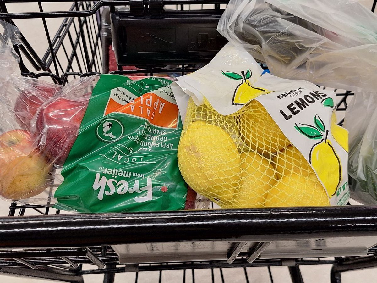 Grancserra's tweet photo. A cart full of fresh picks and a mind full of plans 🛒🍓🥑
Ready for another productive week ahead ✨

#ShoppingDay #HealthyLiving #WeekendVibes https://t.co/dwzdVjWfYM