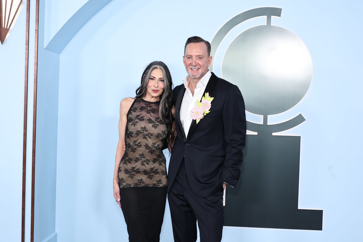 enews's tweet photo. "What Not to Wear" icons Stacy London and Clinton Kelly have arrived in style (of course) at the #TonyAwards.✨ See every red carpet look: https://t.co/6WgCgGrz8a https://t.co/jtqiQsc3iR