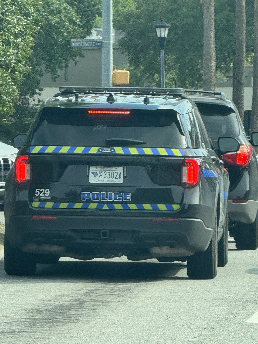 megcatfan's tweet photo. @ChasCountyGov this police officer was seen speeding through South Windermere and over the west Ashley bridge. Going at least 15 over the speed limit, with no emergency lights nor sirens- just speeding. Rules for thee but not for me? #notcool https://t.co/lqgJSInZVW