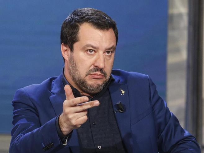 RobertoLocate14's tweet photo. Salvini non perde la passione per gli elenchi: Ravetto, Bof, Pretto, Furgiuele...
#Photosatira https://t.co/CJUVZ5gFkX