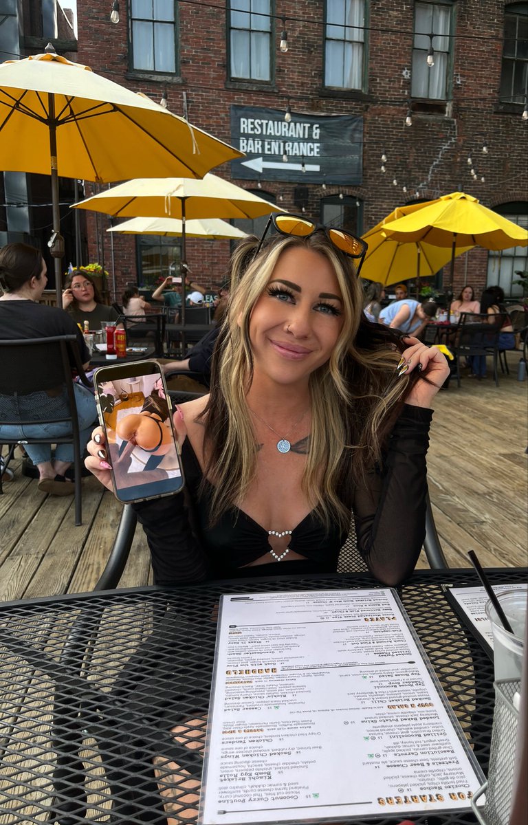 ashleybaby800's tweet photo. Showing him what I want for dessert https://t.co/Q4C3slXWFr