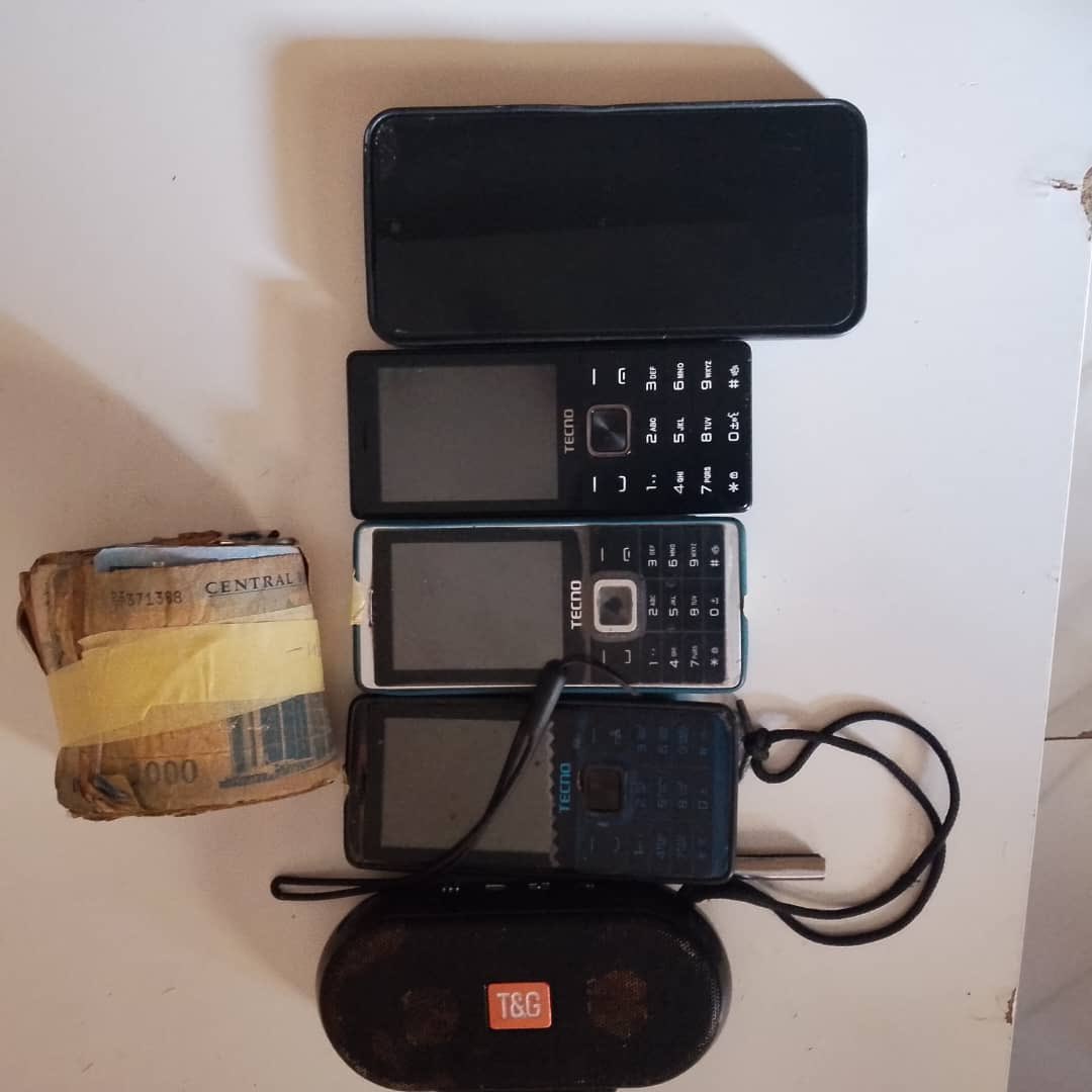 Pressman2040's tweet photo. 🇳🇬🪖TROOPS OF OPERATION SAVANNAH SHIELD APPREHEND SUSPECTED B@ND!TS/T£RR0R!STS INFORMANTS RECOVER COMMUNICATION DEVICES AND CASH IN NIGER STATE

Troops of Joint Task Force (JTF) Operation Savannah Shield (OPSS) have apprehended five suspected bandits/t£rr0r!sts informants in separate operations conducted in Niger State. The operations led to the recovery of communication devices, cash, and other items linking the suspects to criminal activities. The troops, while conducting a routine fighting patrol along the Doro axis in Wawa, Borgu Local Government Area of Niger State, apprehended three suspected bandits/terrorists informants on 6 June 2026.

Preliminary investigations revealed that the suspects were members of a b@nd!t group operating in Duru, along the fringes of Kainji Lake National Park. Items recovered from the suspects included two Tecno keypad phones, one MP3 device containing recorded propaganda and inciting messages claiming the abduction of an individual in Kaduna State and the collection of a ransom of Sixty Million Naira (₦60,000,000.00), as well as a cash sum of One Hundred and Thirteen Thousand, Four Hundred Naira (₦113,400.00). The suspects and recovered exhibits are currently in custody for further investigation, while efforts are ongoing to apprehend other members of the criminal network.

Similarly, troops of 221 Battalion under JTF-NC OPSS, while on routine patrol along the cantonment perimeter fence, apprehended two suspected bandits/terrorists informants. Preliminary investigations revealed that the suspects had been deployed as reconnaissance elements to gather information on the cantonment.

Further examination of one of the suspects' mobile phones led to the discovery of a photograph showing a beheaded individual, dated 2 May 2026, indicating possible links to t£rr0r!st activities. Items recovered from the suspects included one Android mobile phone, one Tecno keypad phone, one motorcycle, and a cash sum of Eighty-Six Thousand, One Hundred Naira (₦86,100.00) only. The suspects and recovered exhibits remain in custody for further investigation.

The successful arrests underscore the commitment of troops of Operation Savannah Shield to dismantling criminal and terrorist support networks across the Joint Operations Area. The Task Force remains resolute in its mandate to deny criminal elements freedom of action and sustain pressure on all threats to peace and security within the region.