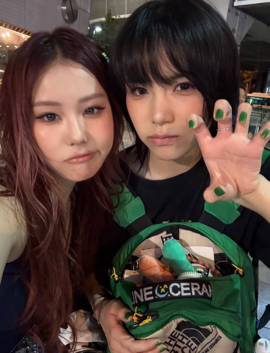 picsyps's tweet photo. 260606 #JIEUN fromm update w/ doeun 💙💬

#YOUNGPOSSE #영파씨 #한지은 https://t.co/yakhRrNcbz