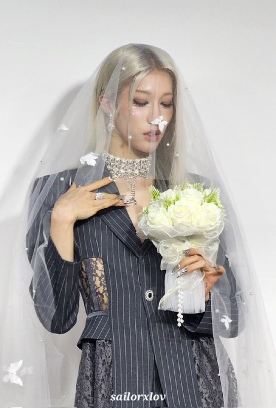 mintaless's tweet photo. mom, ready na ako magpakasal 😌✨ i found my bride !!! https://t.co/DfIRiSjtTB