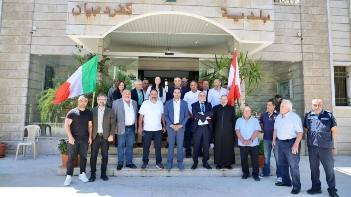PeopleLebanon's tweet photo. في خطوة تعكس أهمية التعاون الدولي في دعم البنية التحتية الحيوية نظّمت بلدية كفردبيان حفل تسليم مشروع دعم شبكة مياه الشفة بقيمة 65 ألف دولار أميركي مقدّم من البعثة العسكرية الثنائية الإيطالية في لبنان عبر فريق التعاون المدني العسكري مبادرة تُجسّد شراكة فاعلة تسهم في تعزيز الخدمات https://t.co/kwbtTskpQm
