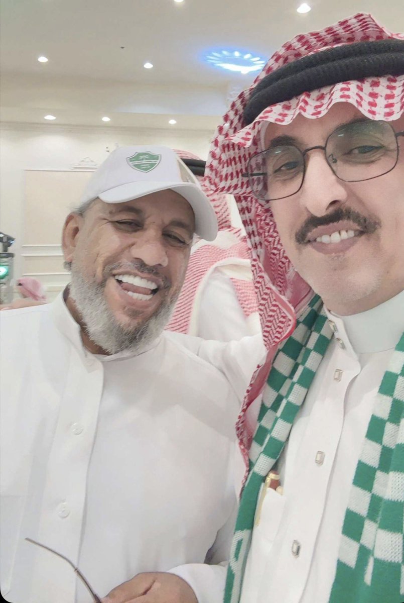alrage86's tweet photo. مع رمز المدرج الملكي محسن الشريف وتم تكريمه في الاحتفال الذي اقامه رجل الاعمال مبارك السلمي وهو يستحق التكريم
@MnAlSharef https://t.co/BuZsXV9vLf