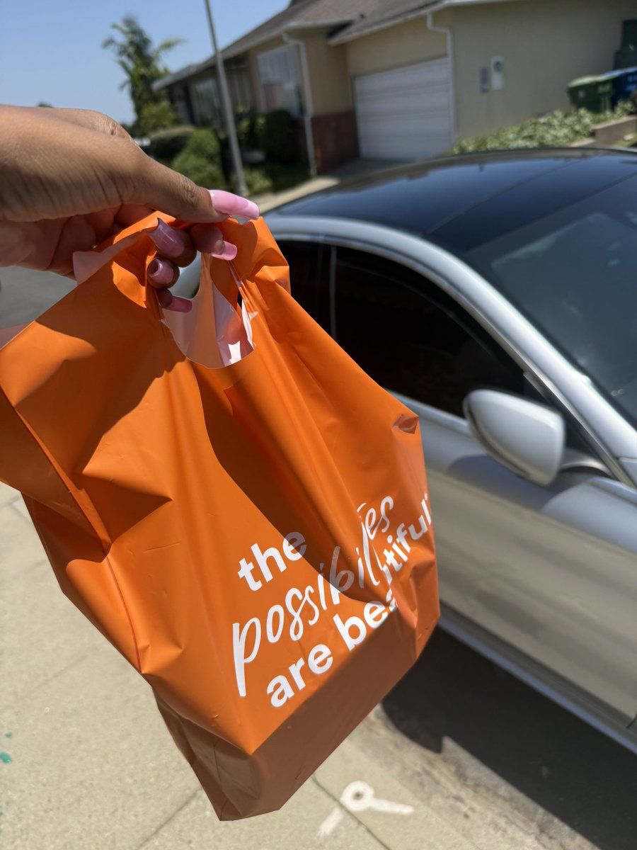 _GoddessCass_'s tweet photo. spent $330 without ever pulling out my wallet 🤭 https://t.co/CEvjoeJFip