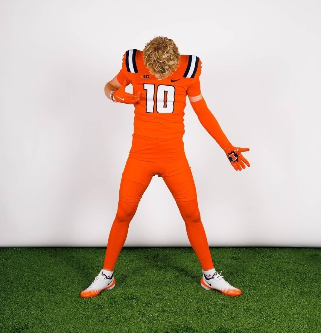 ChiefOskee's tweet photo. Then there was 3️⃣

Brody Knowles 4️⃣ ⭐️ Southlake Carroll (TX) WR has cut his list to these three schools...

#Illini
#TCU
#Arkansas

Brody is leaning toward an Official Announcement on June 20 (his birthday) or June 22. https://t.co/agw38MZPPJ