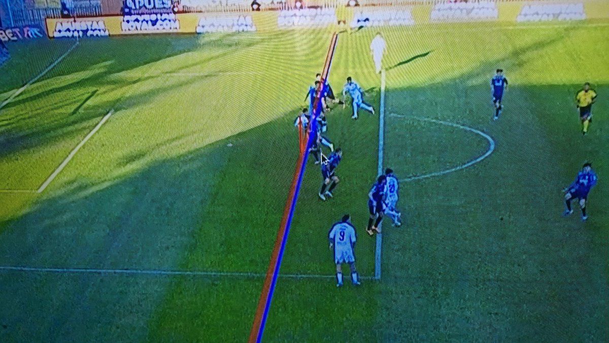ralvarez71's tweet photo. Saquen ustedes sus conclusiones con la línea que tiraron para decretar off side,  ahora estábamos eliminados y da lo mismo, pero no es primera vez que nos cagan con el VAR https://t.co/nDLlmNr3cA