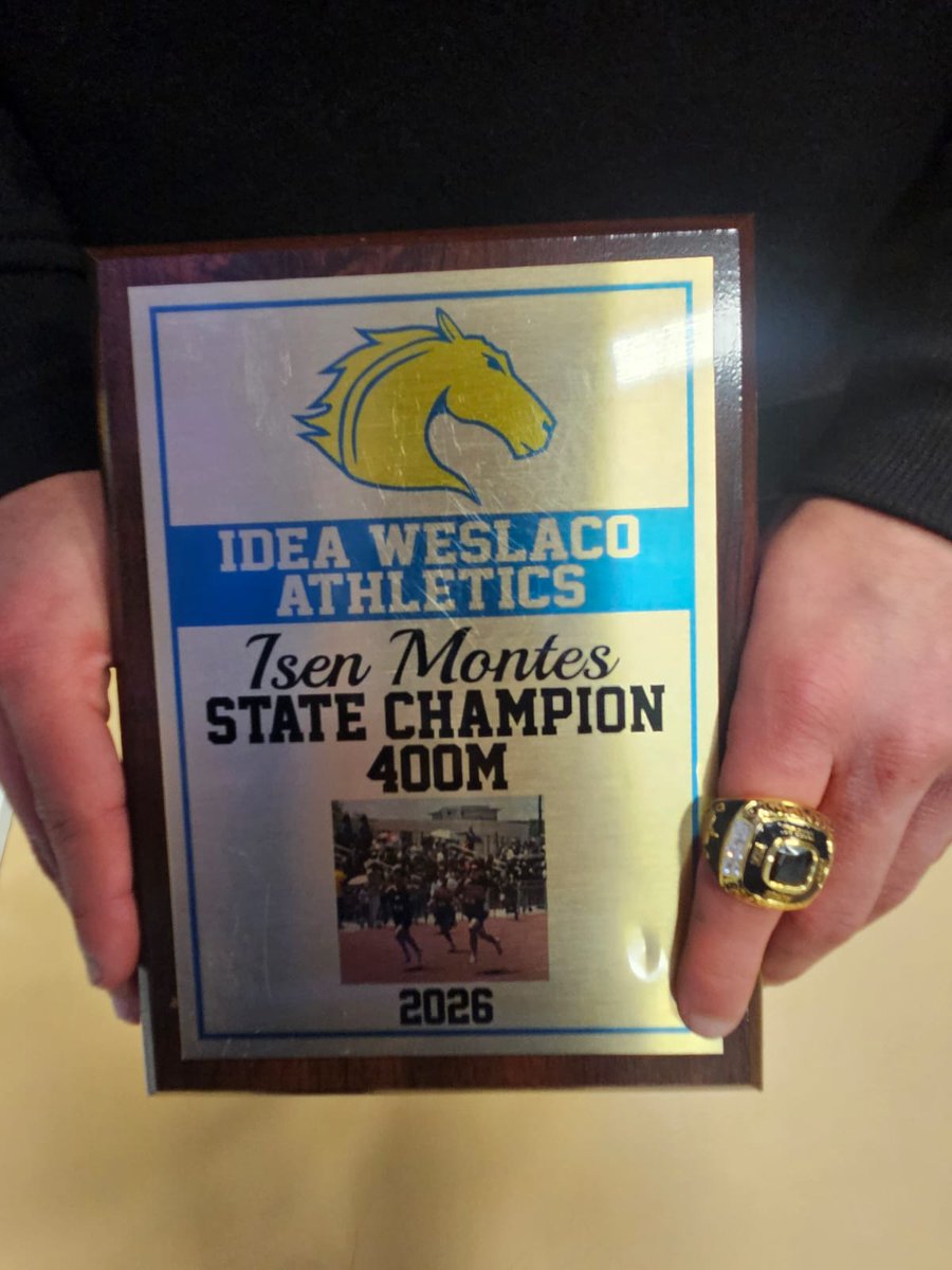 bpena4384's tweet photo. 50.66 400 meters @ the TCSAA State Championships!!! https://t.co/zad6SWrsmQ