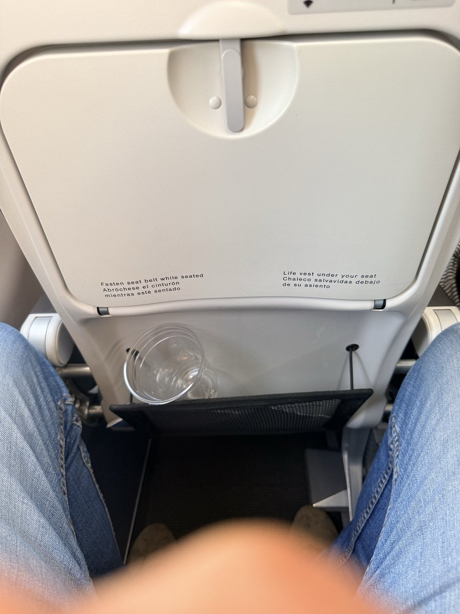 DictionaryGame1's tweet photo. Good evening @British_Airways I paid €43 for extra legroom on this flight, any chance of a refund 😂. https://t.co/Eg8jeSrg9J
