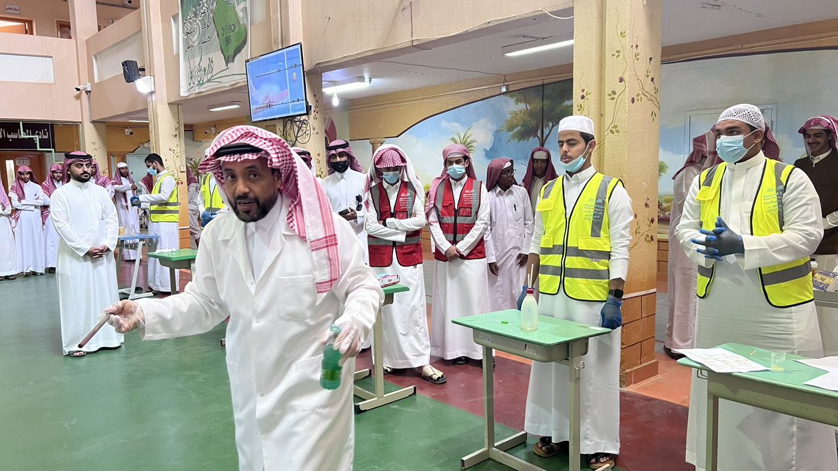 m_alshail_'s tweet photo. "كفى بالموت واعظا" ،
انتقل إلى رحمة الله تعالى معلم الكيمياء بثانوية المدائن بمدينة الرياض الأستاذ المحبوب محمد بن أحمد شراحيلي بعد 36 عاماً قضاها في تعليم شباب الوطن، وصلي علي بجامع الأمير فهد بن محمد بالحائر.
نسأل الله 🤲 أن يغفر له ويرحمه ويجعل ما أصابه تكفيرًا لسيئاته ورفعةً في درجاته.