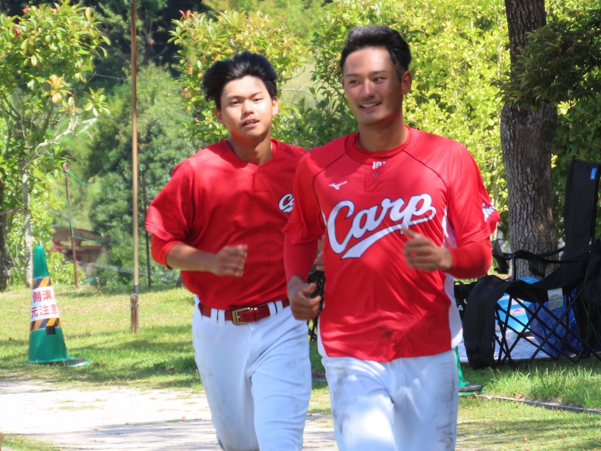 1224Kasin's tweet photo. 古い写真の整理中に見つけた
2023年9月の由宇の写真
外周を元気いっぱいに走っていたあの育成の二人が、今では支配下を勝ち取って一軍の舞台で欠かせない存在になってるなんて…
あの時は想像もできなかったし
これだから、ここで若鯉の成長を見守るのは本当に楽しい https://t.co/eyrw4kvCCG