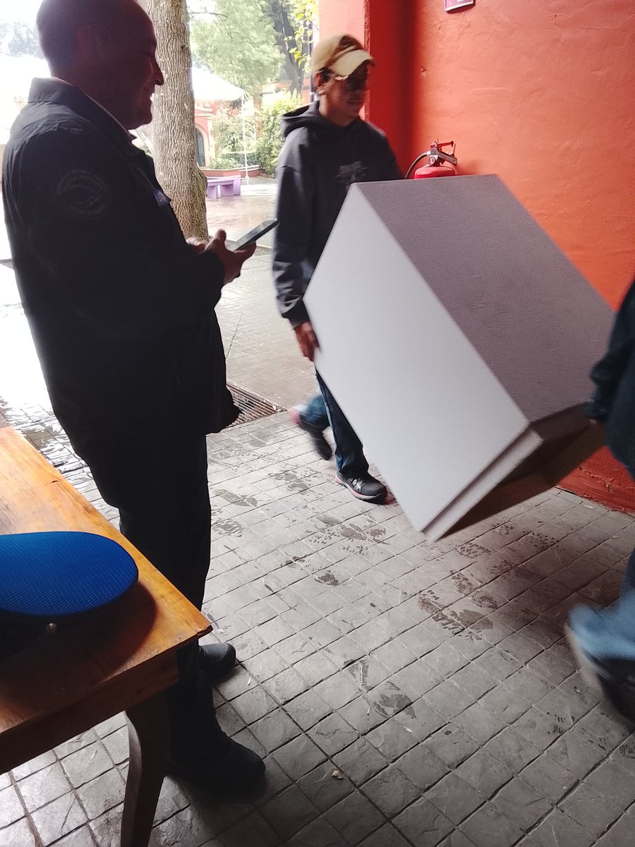 ArenaLuminosa's tweet photo. Ya inició el montaje para el Museo de Historia Viva.
Estoy muy emocionada, estresada, pero muy emocionada. https://t.co/dqp6qOGrsX