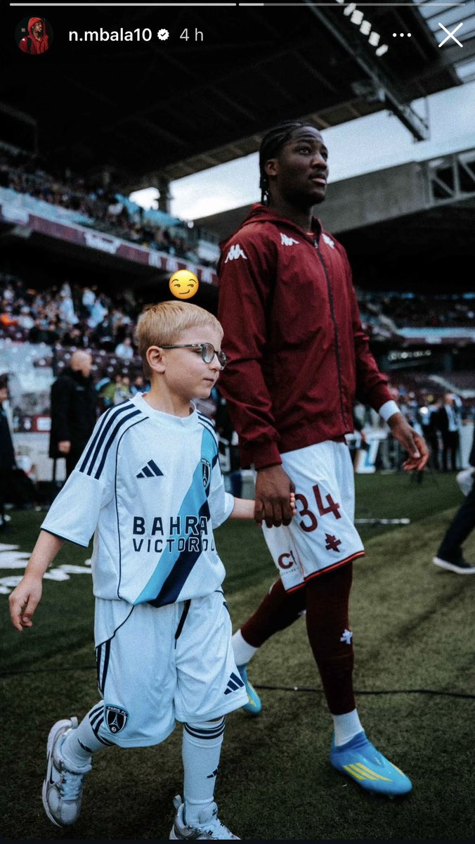 PouletPouce's tweet photo. Oh la story énigmatique de Mbala
Je sais reconnaître le Paris FC qui va poser 20 patates sur la table d’ici 2 semaines https://t.co/TYRgnz0aZw