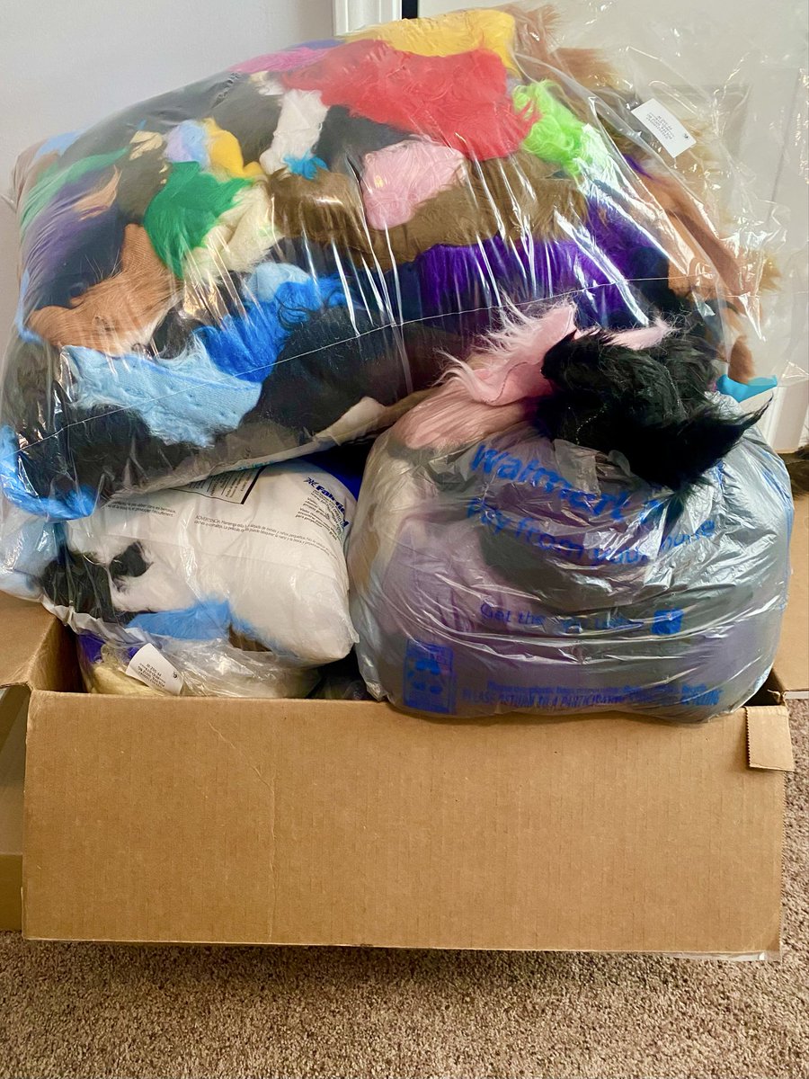 KilcodoCostumes's tweet photo. I have SO MANY faux fur remnants! They need to go! Luxury shag, teddy, some howl fox and beaver mixed in. Loads of colors! DMs are open or comment or email to claim! Prices below 💜🩵💚🧡💛 #furforsale #fursuitmaker #fursuitsupplies https://t.co/JyyaSzGaxE